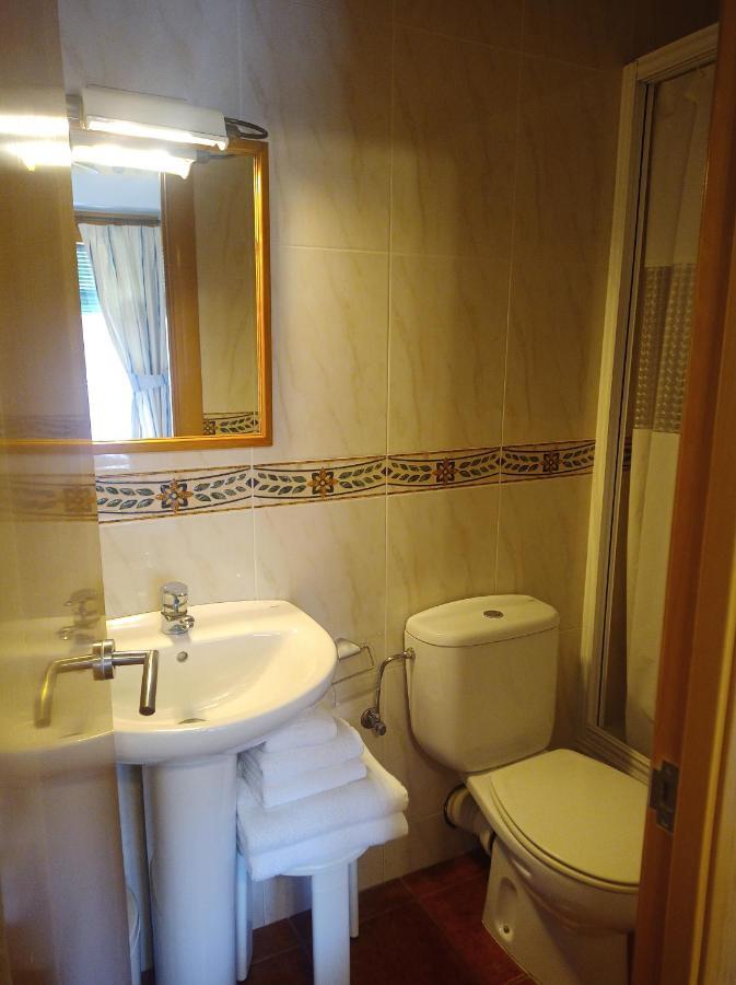Hotel La Botiga Прадес Екстериор снимка
