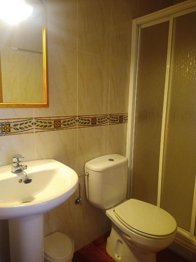 Hotel La Botiga Прадес Екстериор снимка