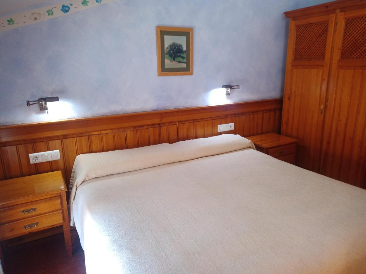 Hotel La Botiga Прадес Екстериор снимка