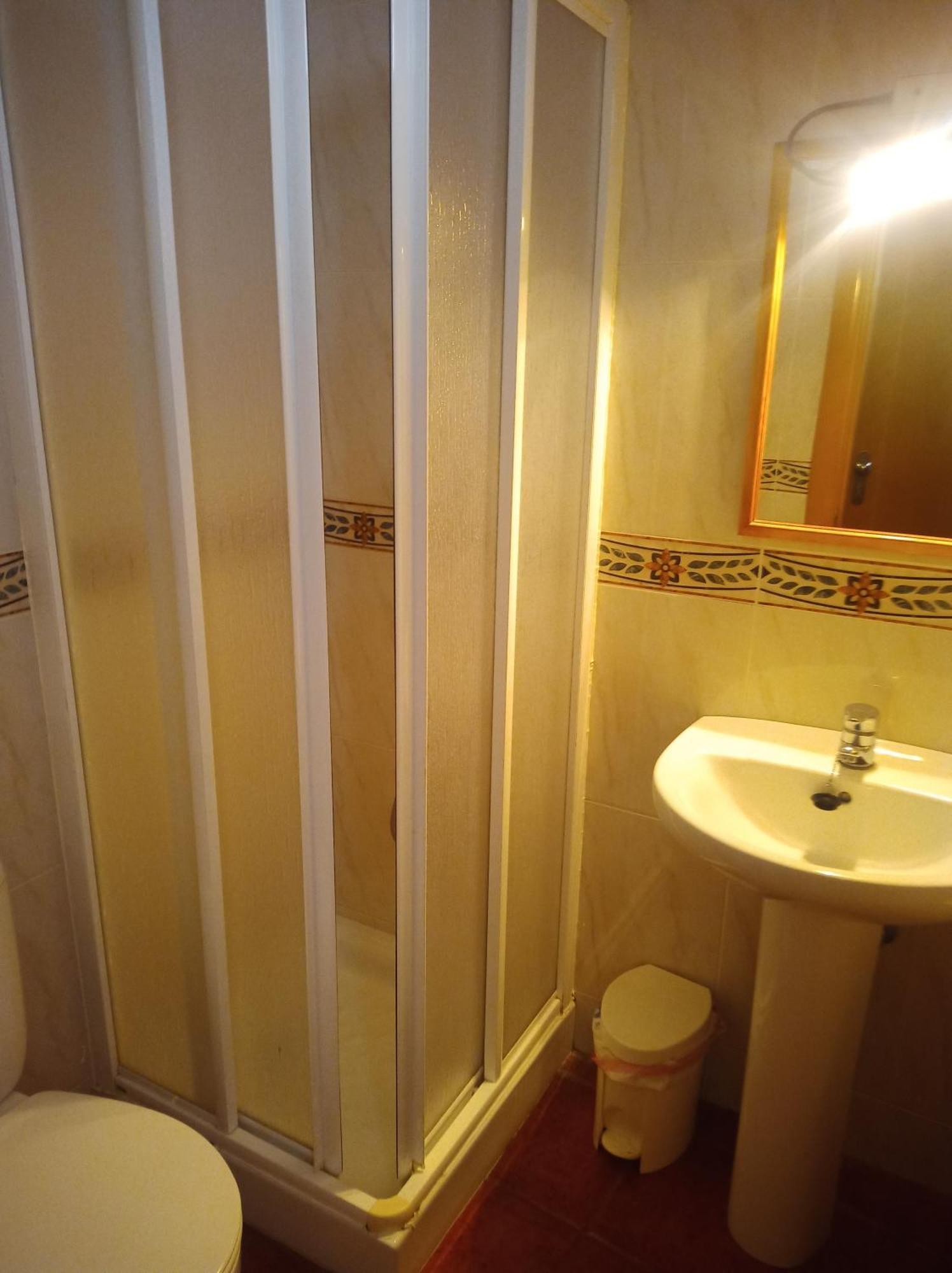 Hotel La Botiga Прадес Стая снимка